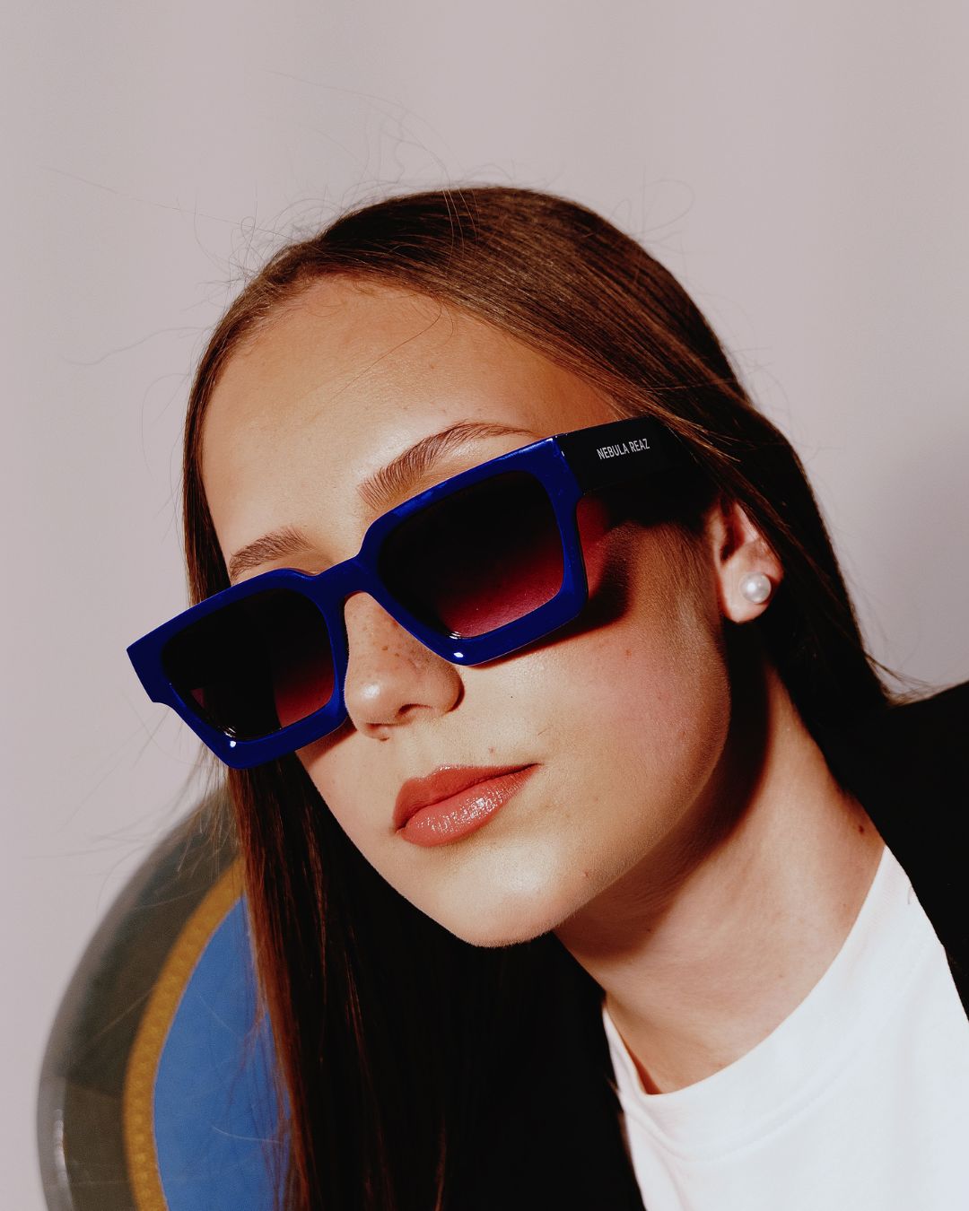 Ocean Eyes | Gafas de sol Future azules en modelo